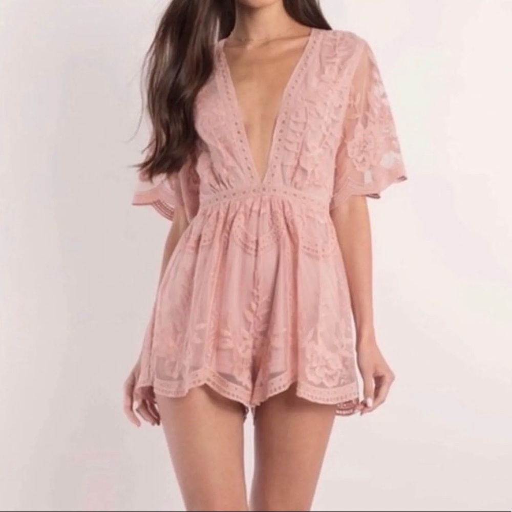 Honey Punch bohemian lace romper in rose